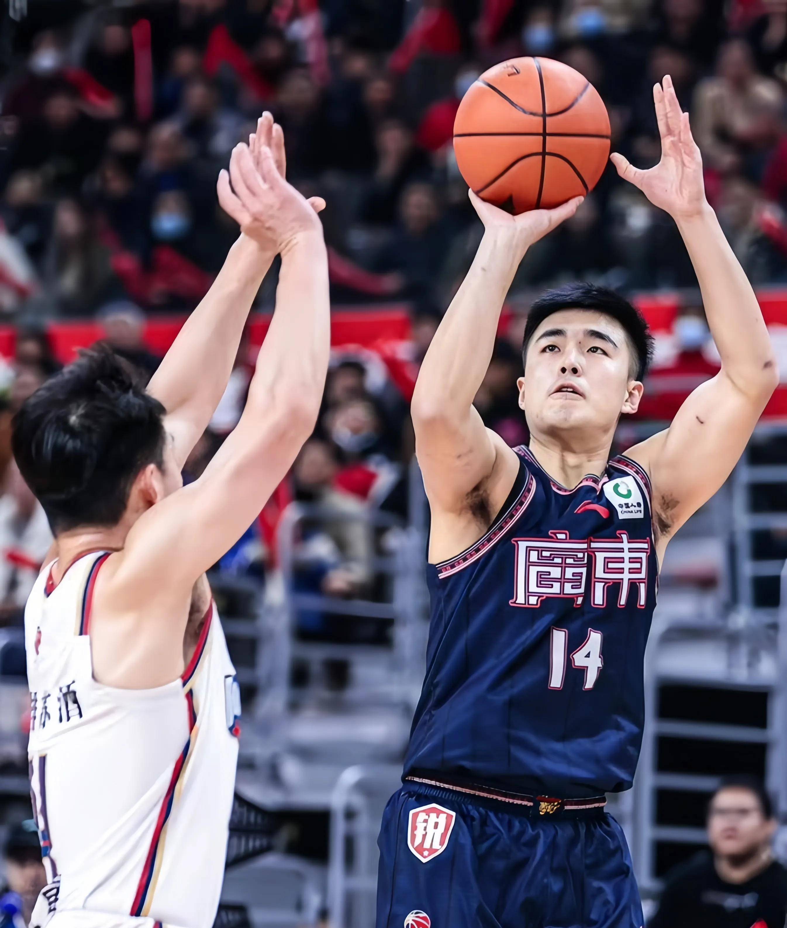 关于赛地聚焦：CBA常规赛国际比赛日热度飙升，克里夫兰骑士复出首秀，媒体盛赞，球队文化再被提及的信息