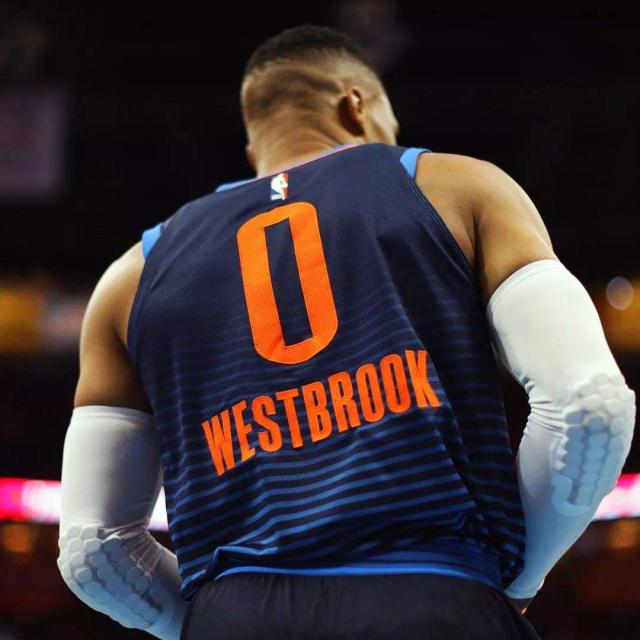 关于NBA总决赛倒计时，俄克拉荷马雷霆清晨调整名单，细节引发关注，赛场秩序良好，临场指挥获称赞的信息